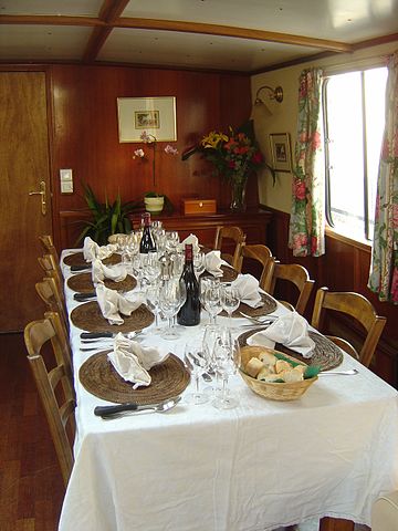 CRUCEROS FLUVIALES FRANCIA L ART DE VIVRE CANAL NIVERNAIS OFERTA DESCUENTOS EUROPEAN WATERWAYS CRUCERO DE LUJO CANALES DE FRANCIA BORGOÑA BOURGOGNE HOTEL BARGE ART DE VIVRE CANAL NIVERNAIS GASTRONOMIA FRANCESA COCINA FRANCESA FRENCH CUISINE